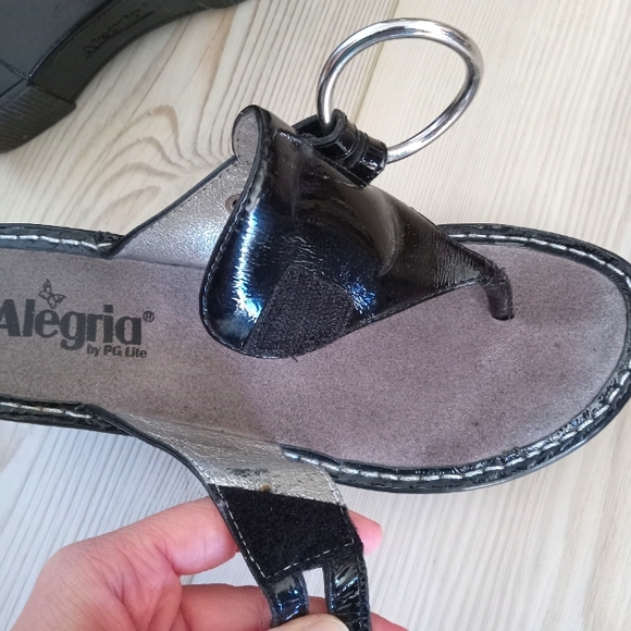 Alegria Thong Wedges - Picture 4 of 9